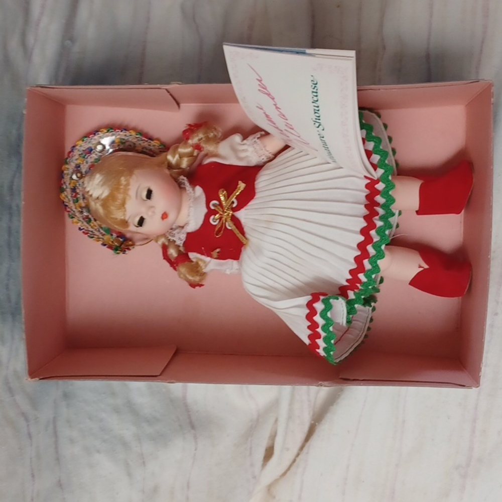 Madame Alexsnder doll Hungary